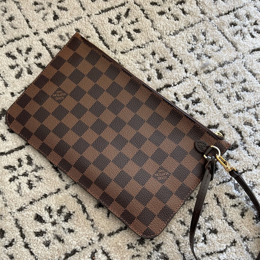 Louis Vuitton Neverful Pochette